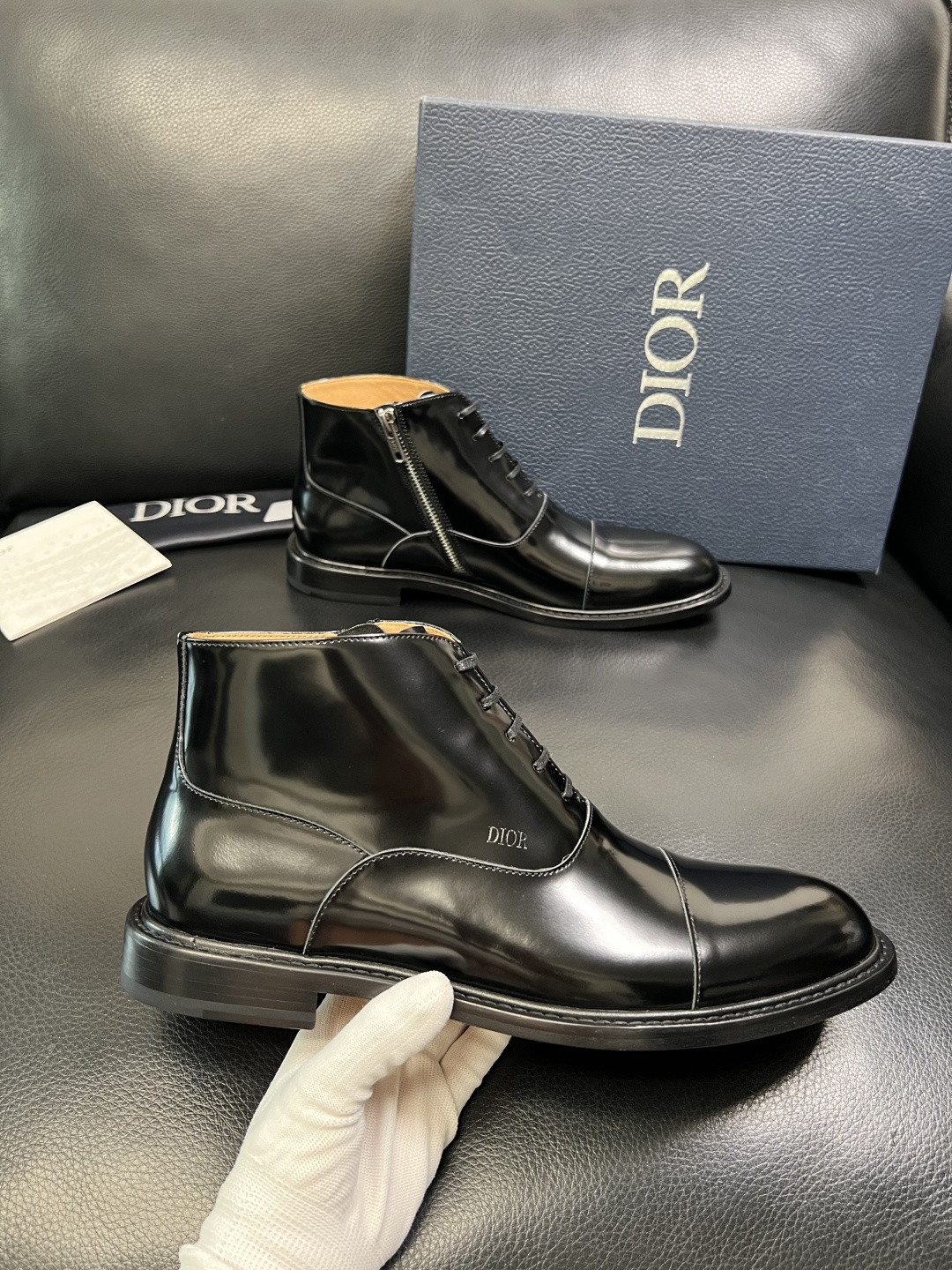 Dior 顶级工艺品 迪奥 靴子高帮专柜同步 原厂配置，意大利进口原版牛皮面料，透气舒适进口水染牛里垫，