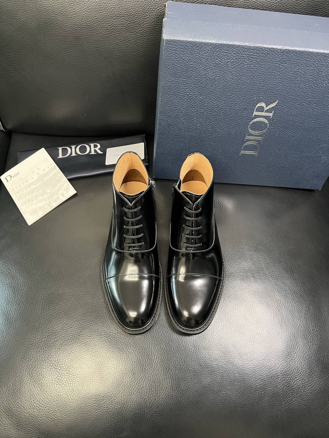 Dior 顶级工艺品 迪奥 靴子高帮专柜同步 原厂配置，意大利进口原版牛皮面料，透气舒适进口水染牛里垫，