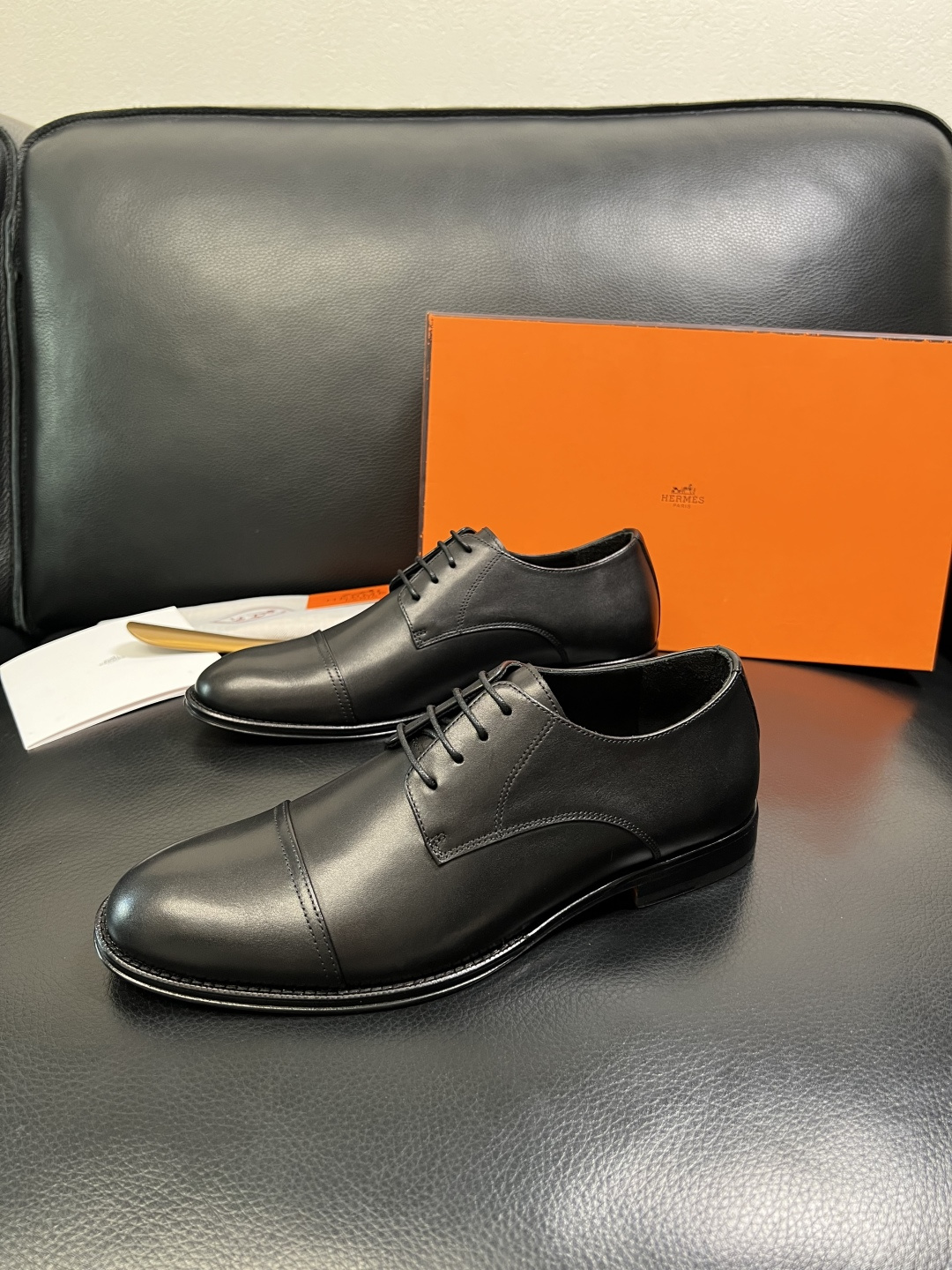 Hermes 高品质 顶级工艺品 爱马仕 皮鞋专柜同步 原厂配置，意大利进口原版牛皮面料，透气舒适进口水