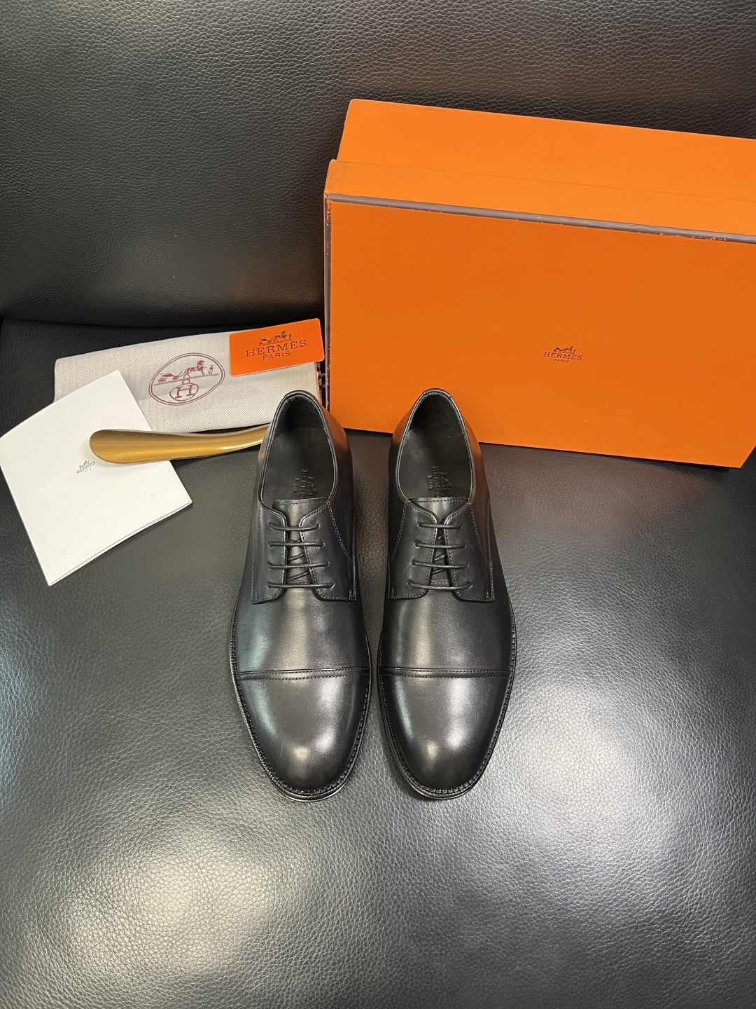 Hermes 高品质 顶级工艺品 爱马仕 皮鞋专柜同步 原厂配置，意大利进口原版牛皮面料，透气舒适进口水