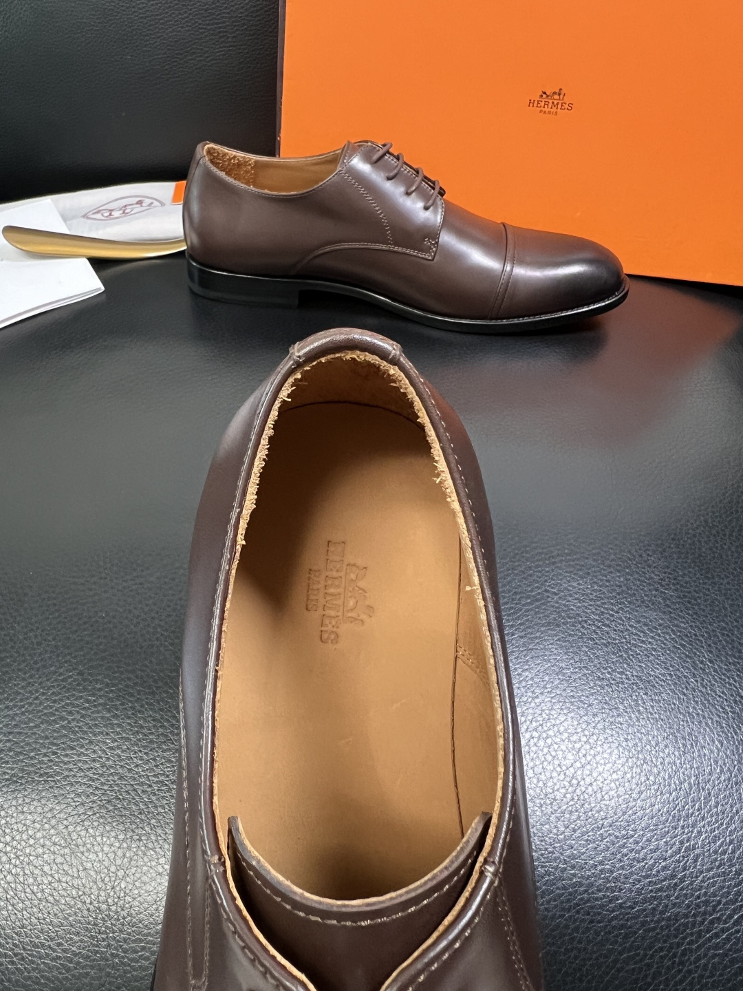 Hermes 高品质 顶级工艺品 爱马仕 皮鞋专柜同步 原厂配置，意大利进口原版牛皮面料，透气舒适进口水