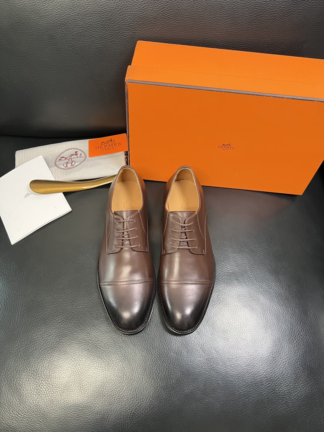 Hermes 高品质 顶级工艺品 爱马仕 皮鞋专柜同步 原厂配置，意大利进口原版牛皮面料，透气舒适进口水