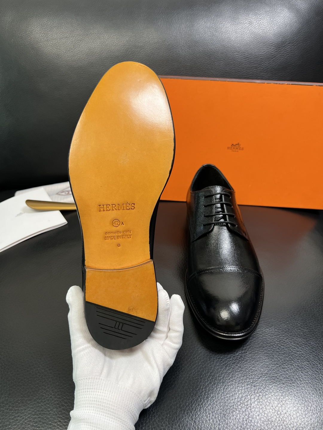 Hermes 高品质 顶级工艺品 爱马仕 皮鞋专柜同步 原厂配置，意大利进口原版牛皮面料，透气舒适进口水