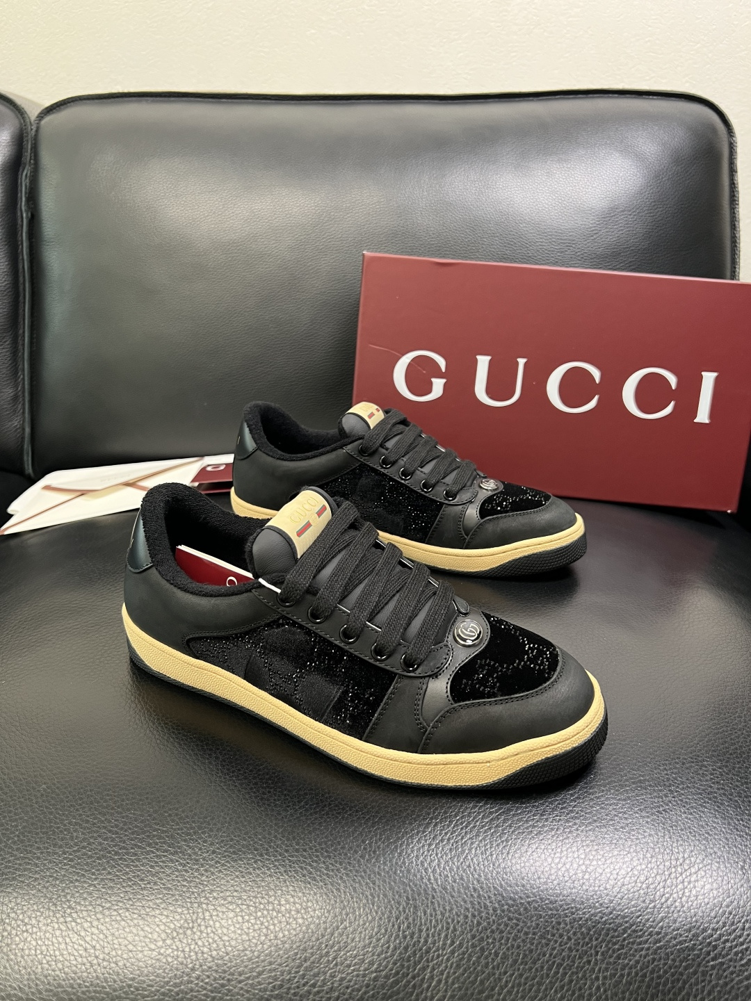NO:680268,Gucci high-quality top handicrafts Gucci counter new model original configuration, Italian imported cowhide fabric, imported cowhide lining, breathable and comfortable, original soles specially provided by the factory and super comfortable, original factory follow-up goods, welcome to compare, couple models Sizes Female 35-39 Male 38-44 (customized 45),,gucci,cowhide19860909Gucci 高品质 顶级工艺品 古奇 专柜新款原厂配置,意大利进口牛皮面料,进口牛皮内里垫,透气舒适,鞋底原厂特供原版底超级舒适,原厂跟单货,欢迎对比,情侣款 码数 女35-39 男38-44（订做 45),,gucci,cowhide,Men's shoes