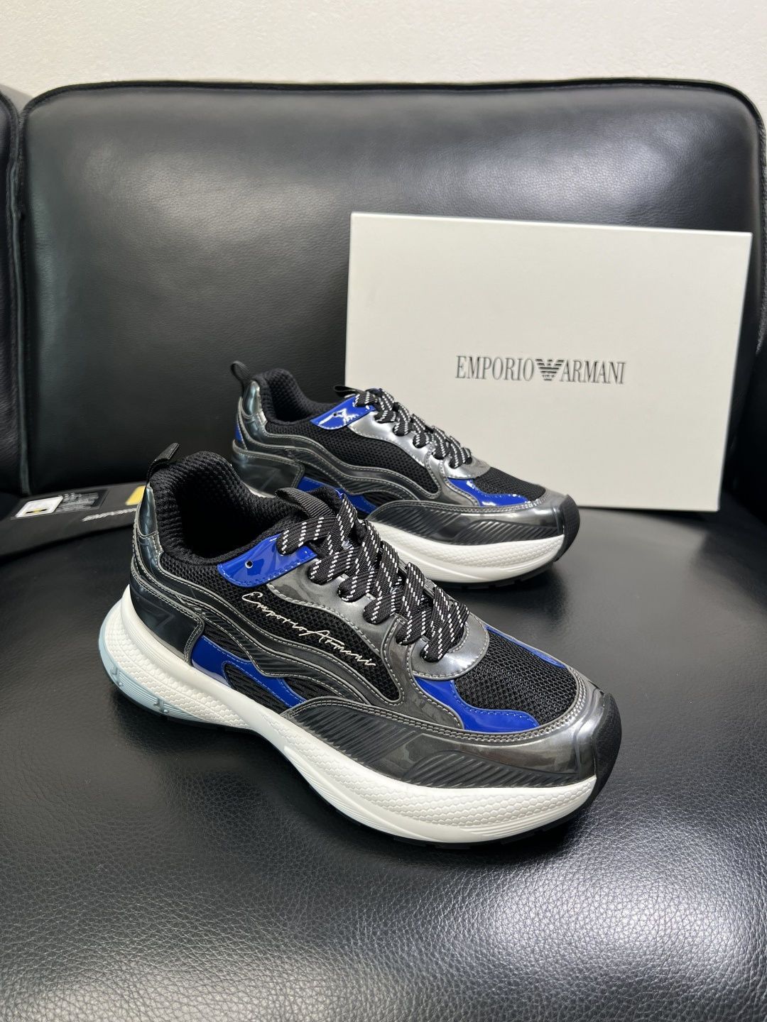 NO:680275,GIORGIO ARMANI high-quality top crafts Armani counter new style, original factory configuration imported cowhide fabric from Italy, imported cowhide lining, breathable and comfortable, original soles specially provided by the original factory and super comfortable, original factory and single goods are welcome to compare, code number 39-44 (customized 38 45), armani, armani, cowhide19860909GIORGIO ARMANI 高品质 顶级工艺品 阿玛尼 专柜新款,原厂配置意大利进口牛皮面料,进口牛皮内里垫,透气舒适,鞋底原厂特供原版底超级舒适,原厂跟单货 欢迎对比,码数 39-44（订做 38 45）,,armani,armani,cowhide,Men's shoes