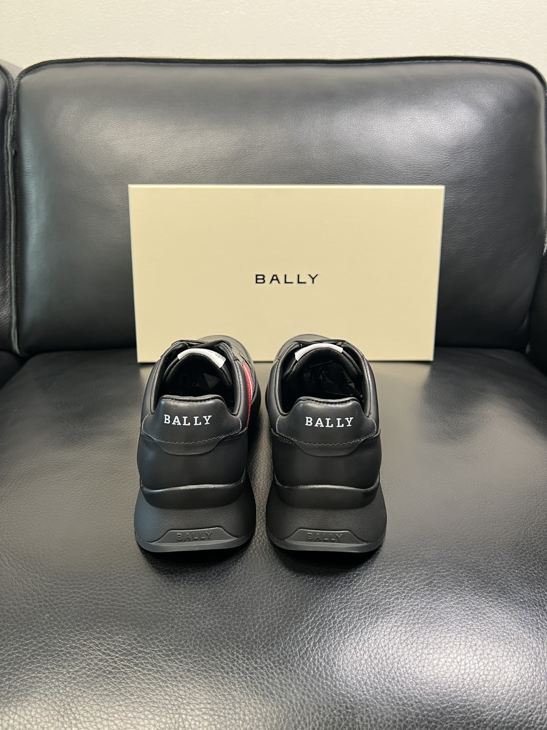 BALLY 高品质 顶级工艺品 巴利 专柜同原厂配置 ，鞋面意大利进口牛皮面料，进口水染牛皮里垫 ，鞋底