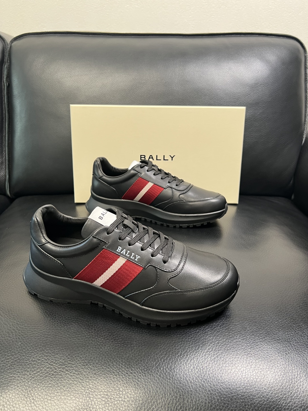 BALLY 高品质 顶级工艺品 巴利 专柜同原厂配置 ，鞋面意大利进口牛皮面料，进口水染牛皮里垫 ，鞋底