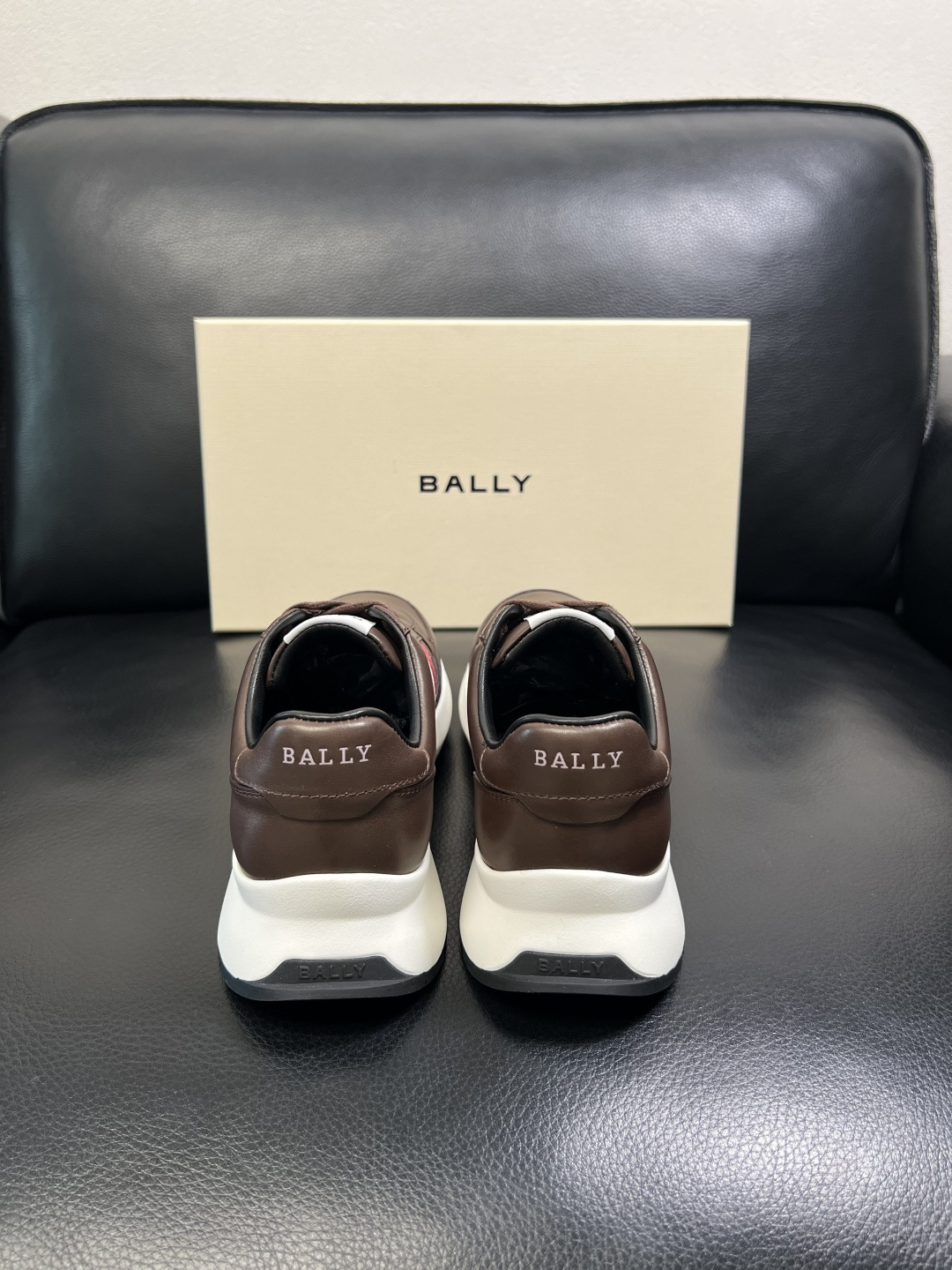 BALLY 高品质 顶级工艺品 巴利 专柜同原厂配置 ，鞋面意大利进口牛皮面料，进口水染牛皮里垫 ，鞋底