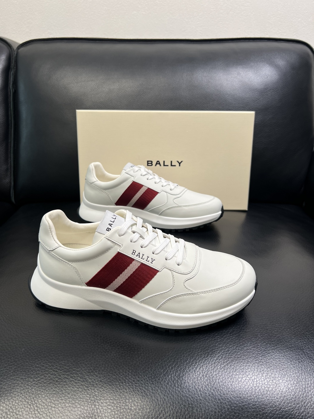 BALLY 高品质 顶级工艺品 巴利 专柜同原厂配置 ，鞋面意大利进口牛皮面料，进口水染牛皮里垫 ，鞋底