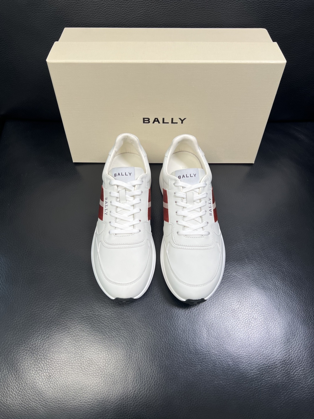 BALLY 高品质 顶级工艺品 巴利 专柜同原厂配置 ，鞋面意大利进口牛皮面料，进口水染牛皮里垫 ，鞋底