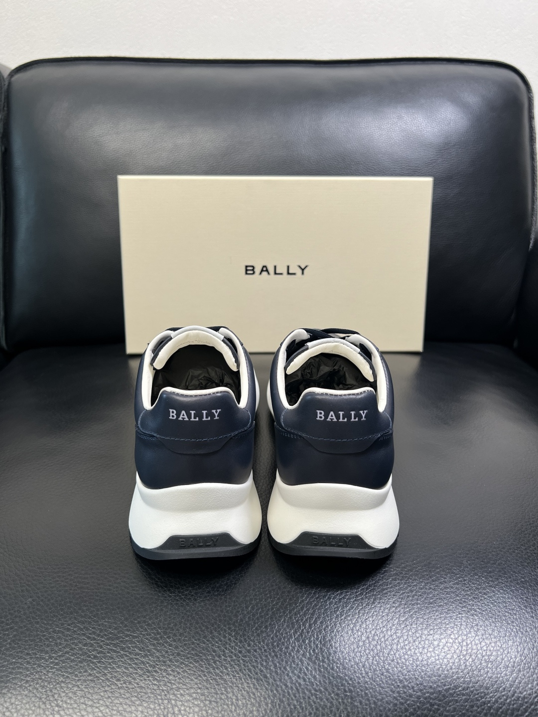 BALLY 高品质 顶级工艺品 巴利 专柜同原厂配置 ，鞋面意大利进口牛皮面料，进口水染牛皮里垫 ，鞋底