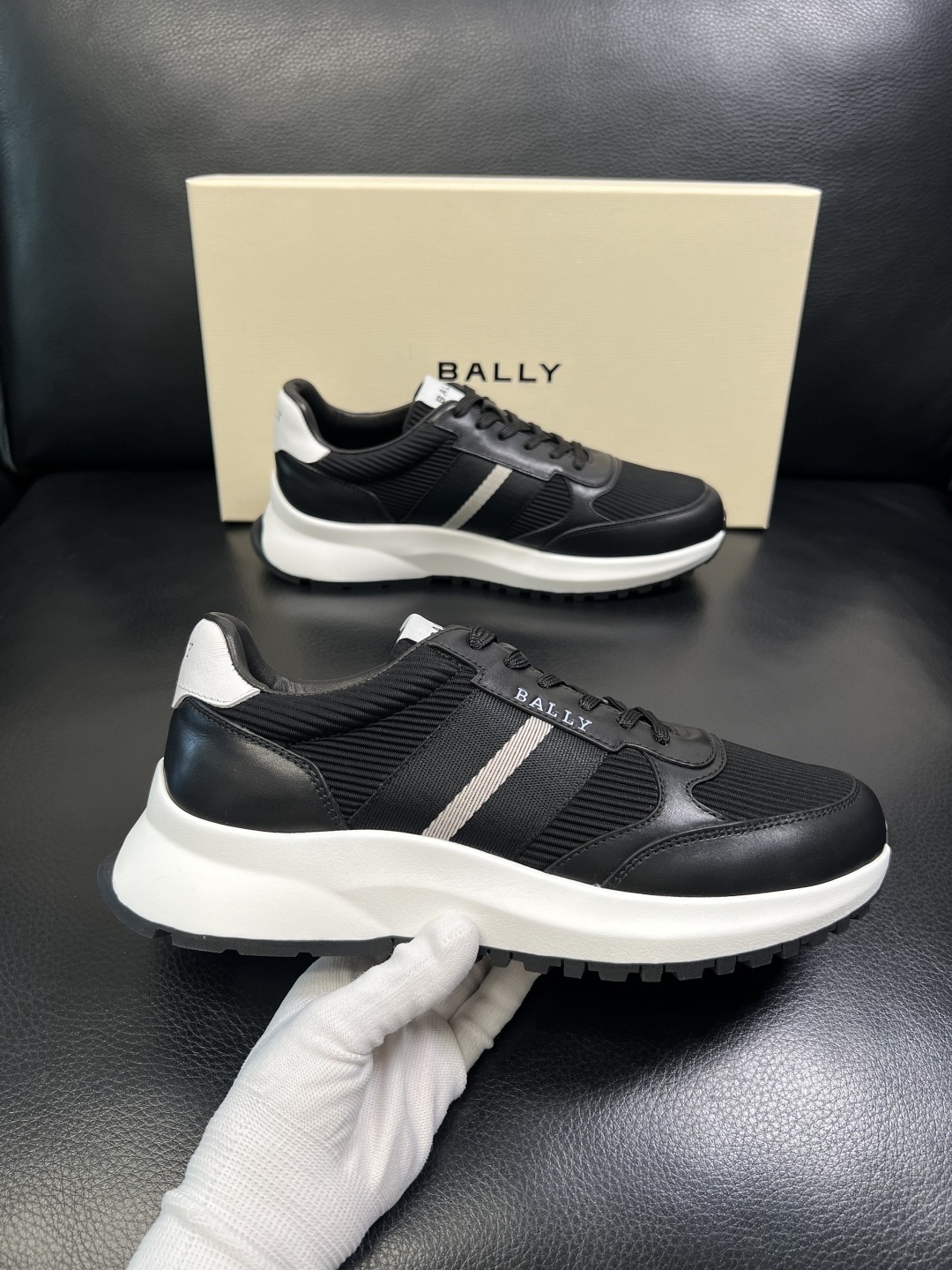 BALLY 高品质 顶级工艺品 巴利 专柜同原厂配置 ，鞋面意大利进口牛皮面料，进口水染牛皮里垫 ，鞋底