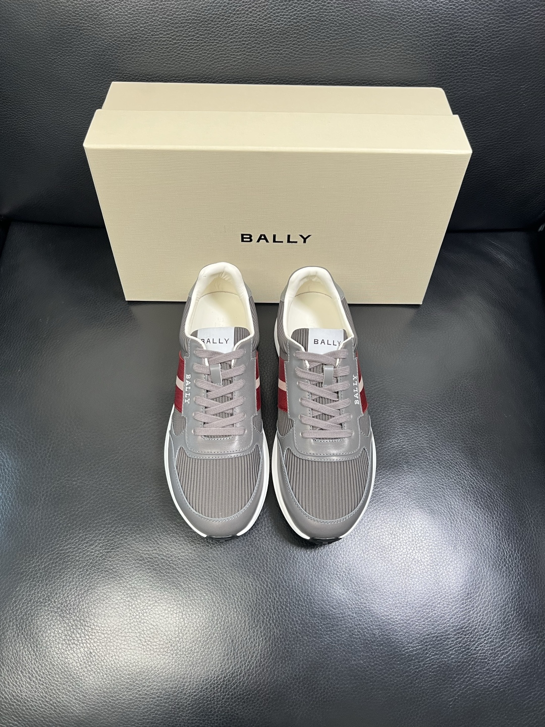 BALLY 高品质 顶级工艺品 巴利 专柜同原厂配置 ，鞋面意大利进口牛皮面料，进口水染牛皮里垫 ，鞋底