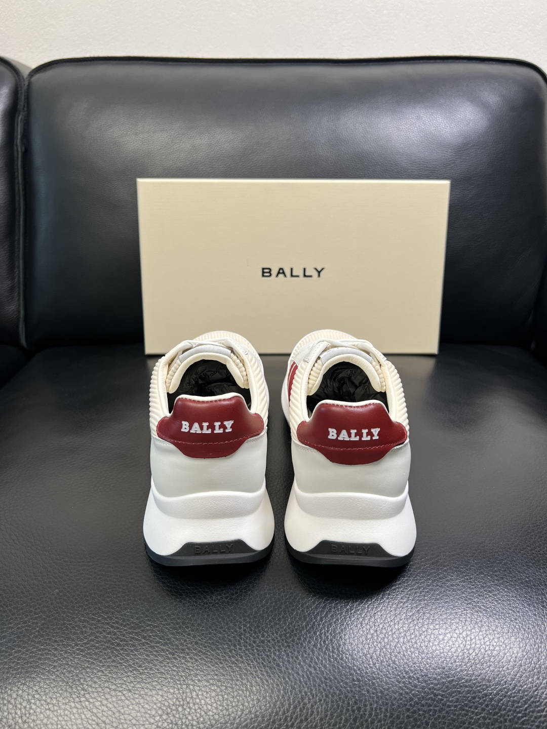 BALLY 高品质 顶级工艺品 巴利 专柜同原厂配置 ，鞋面意大利进口牛皮面料，进口水染牛皮里垫 ，鞋底