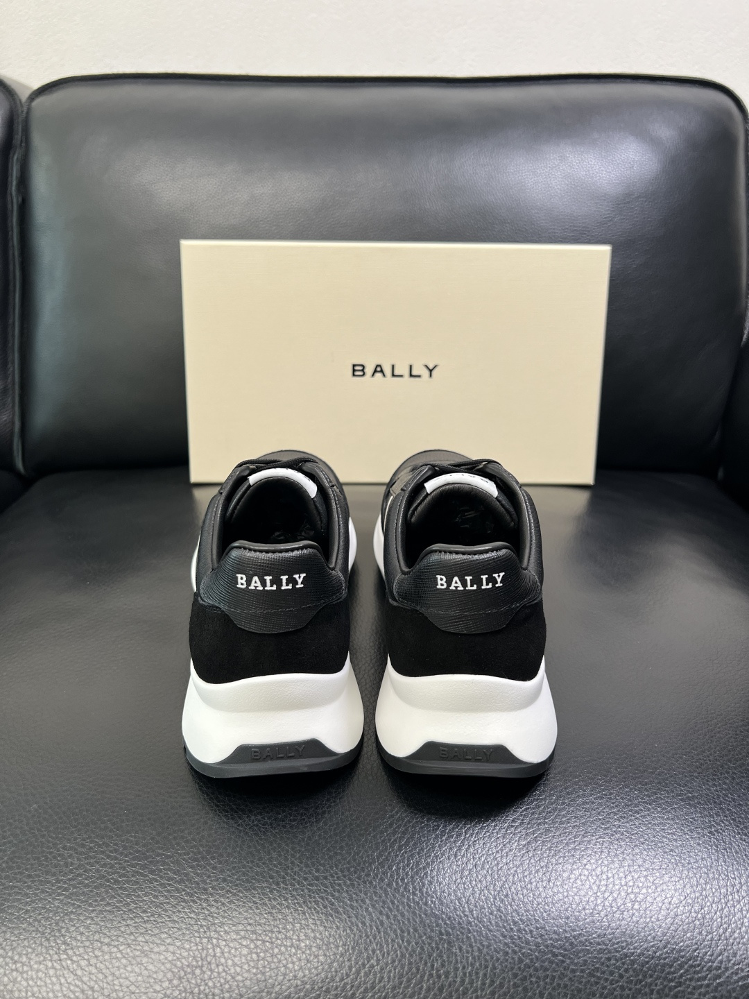 BALLY 高品质 顶级工艺品 巴利 专柜同原厂配置 ，鞋面意大利进口牛皮面料，进口水染牛皮里垫 ，鞋底