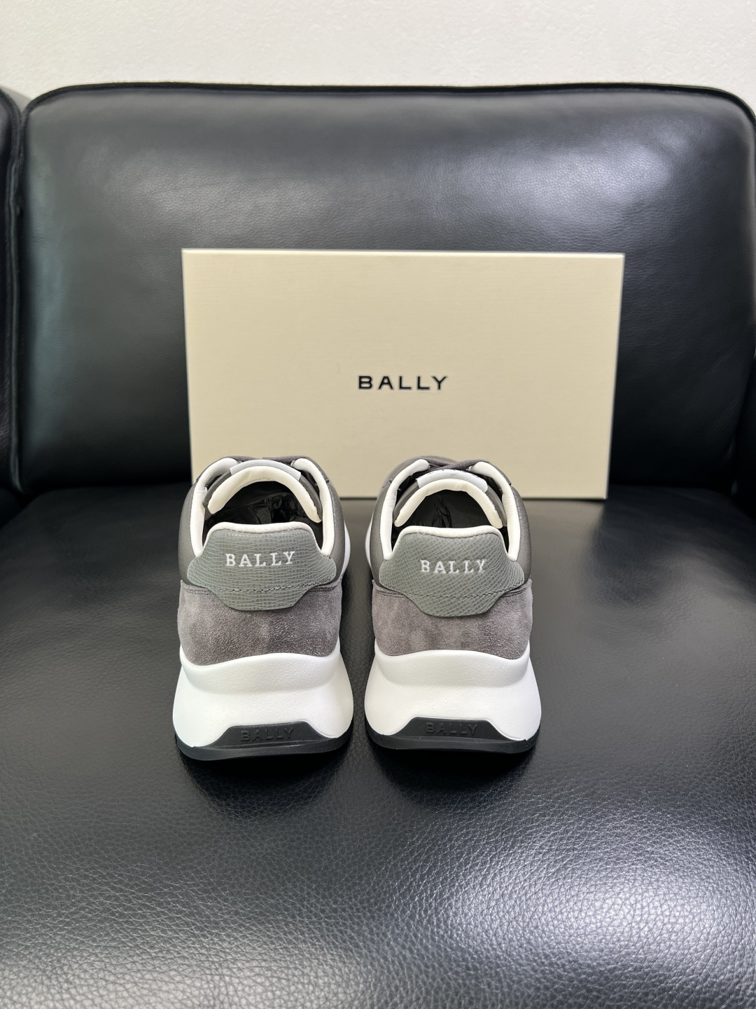 BALLY 高品质 顶级工艺品 巴利 专柜同原厂配置 ，鞋面意大利进口牛皮面料，进口水染牛皮里垫 ，鞋底