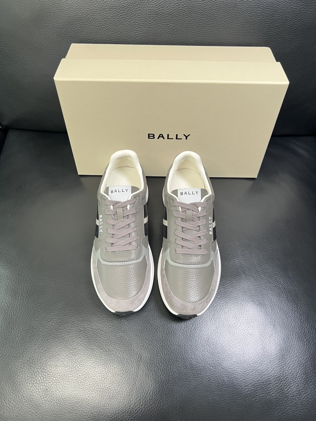 BALLY 高品质 顶级工艺品 巴利 专柜同原厂配置 ，鞋面意大利进口牛皮面料，进口水染牛皮里垫 ，鞋底