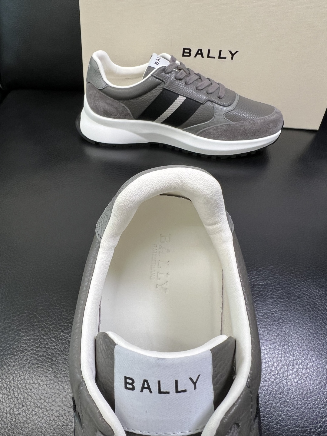 BALLY 高品质 顶级工艺品 巴利 专柜同原厂配置 ，鞋面意大利进口牛皮面料，进口水染牛皮里垫 ，鞋底