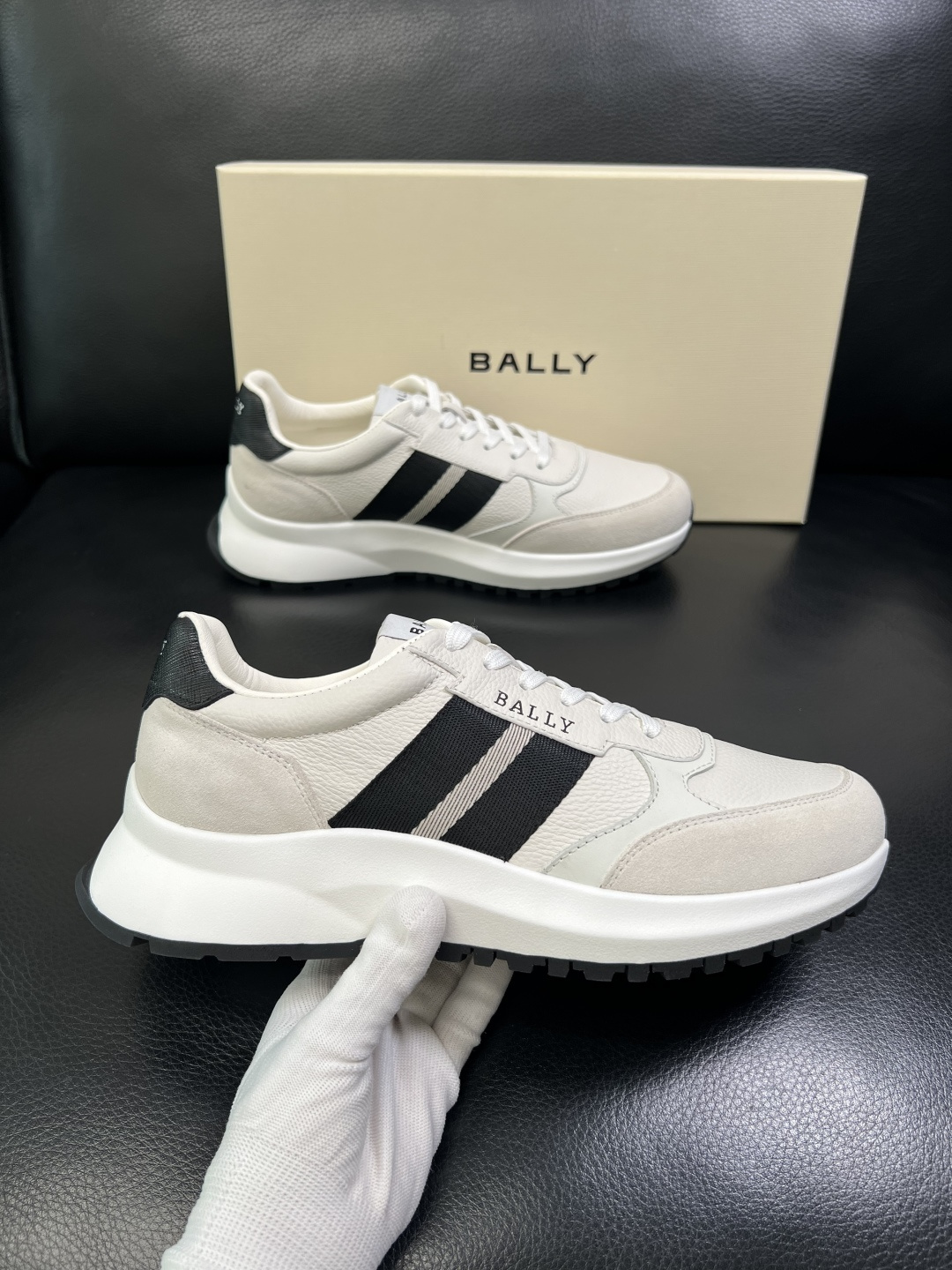 BALLY 高品质 顶级工艺品 巴利 专柜同原厂配置 ，鞋面意大利进口牛皮面料，进口水染牛皮里垫 ，鞋底