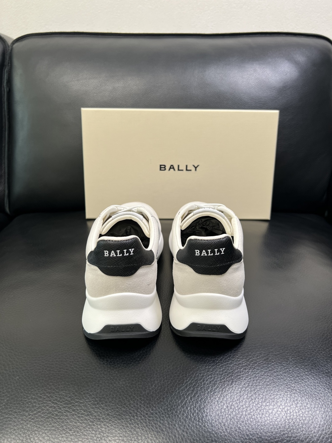 BALLY 高品质 顶级工艺品 巴利 专柜同原厂配置 ，鞋面意大利进口牛皮面料，进口水染牛皮里垫 ，鞋底