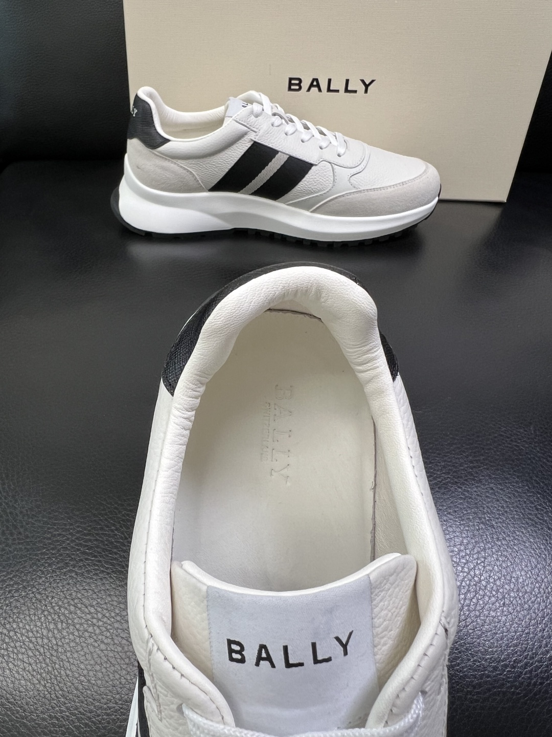 BALLY 高品质 顶级工艺品 巴利 专柜同原厂配置 ，鞋面意大利进口牛皮面料，进口水染牛皮里垫 ，鞋底