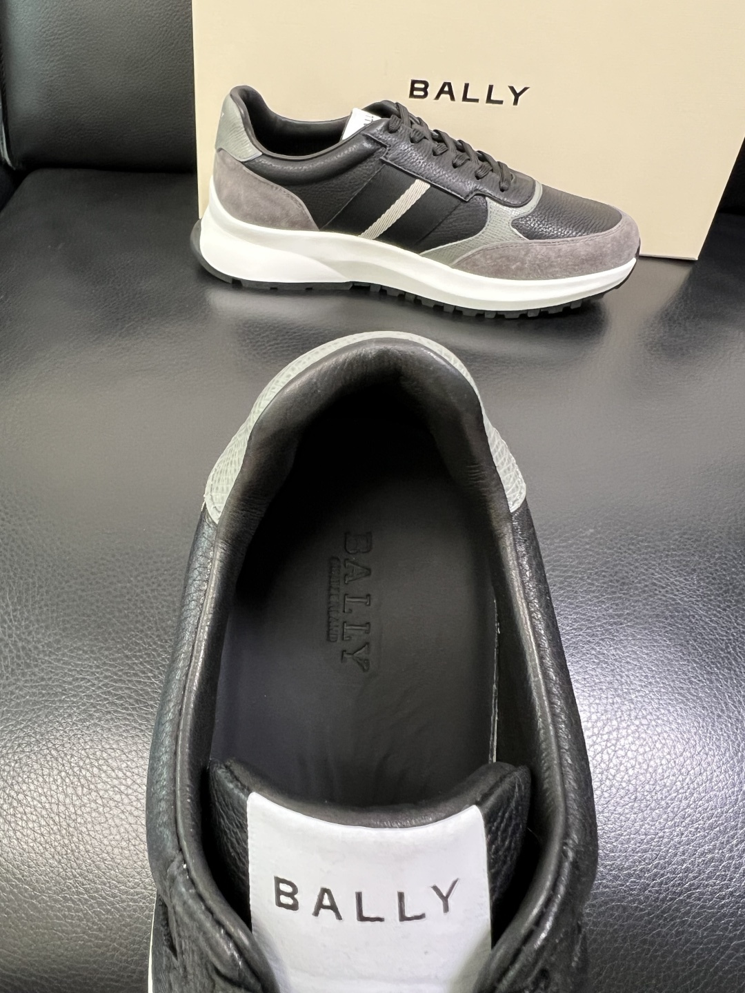 BALLY 高品质 顶级工艺品 巴利 专柜同原厂配置 ，鞋面意大利进口牛皮面料，进口水染牛皮里垫 ，鞋底