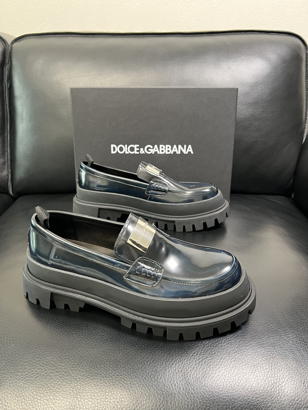 NO:680338,Dolce & Gabbana high-quality top crafts Dolce & Gabbana leather shoes popular counter new products synchronized, uppers imported cowhide fabrics from Italy, high-quality complex craftsmanship, imported water-dyed cowhide pads, original soles specially provided by the original factory, exclusive movable molded soles super comfortable, original factory and single goods, welcome to compare, code number 39-44 (customized 38 45 46  47),,Dolce&Gabbana,Dolce&Gabbana,cowhide19860909Dolce & Gabbana高品质 顶级工艺品 杜嘉班纳 皮鞋爆款专柜新品同步,鞋面意大利进口牛皮面料,高品质复杂工艺,进口水染牛皮垫,鞋底原厂特供原版底,独家活动成型底超级舒适,原厂跟单货, 欢迎对比,码数 39-44（订做38 45 46 47）,,Dolce&Gabbana,Dolce&Gabbana,cowhide,Men's shoes