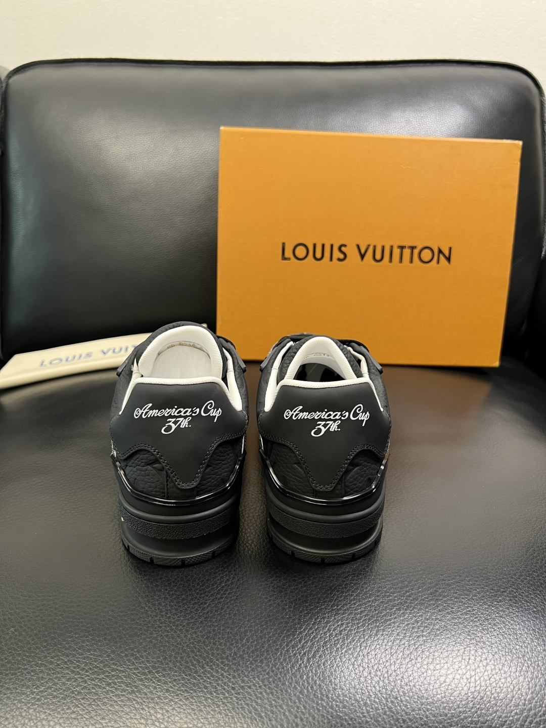 Lv 高品质 顶级工艺品 路易威登，运动板鞋专柜同步，鞋面意大利进口，高品质拼接缤纷色彩复杂工艺品，进口