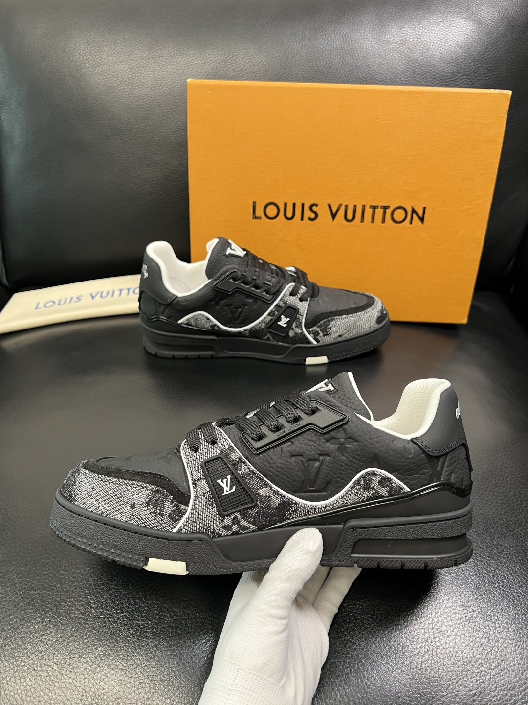 Lv 高品质 顶级工艺品 路易威登，运动板鞋专柜同步，鞋面意大利进口，高品质拼接缤纷色彩复杂工艺品，进口