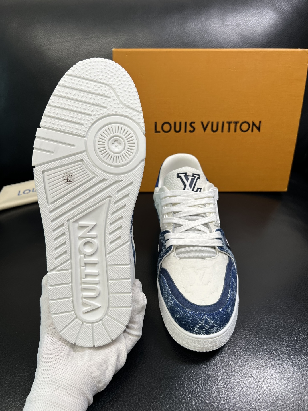 Lv 高品质 顶级工艺品 路易威登，运动板鞋专柜同步，鞋面意大利进口，高品质拼接缤纷色彩复杂工艺品，进口