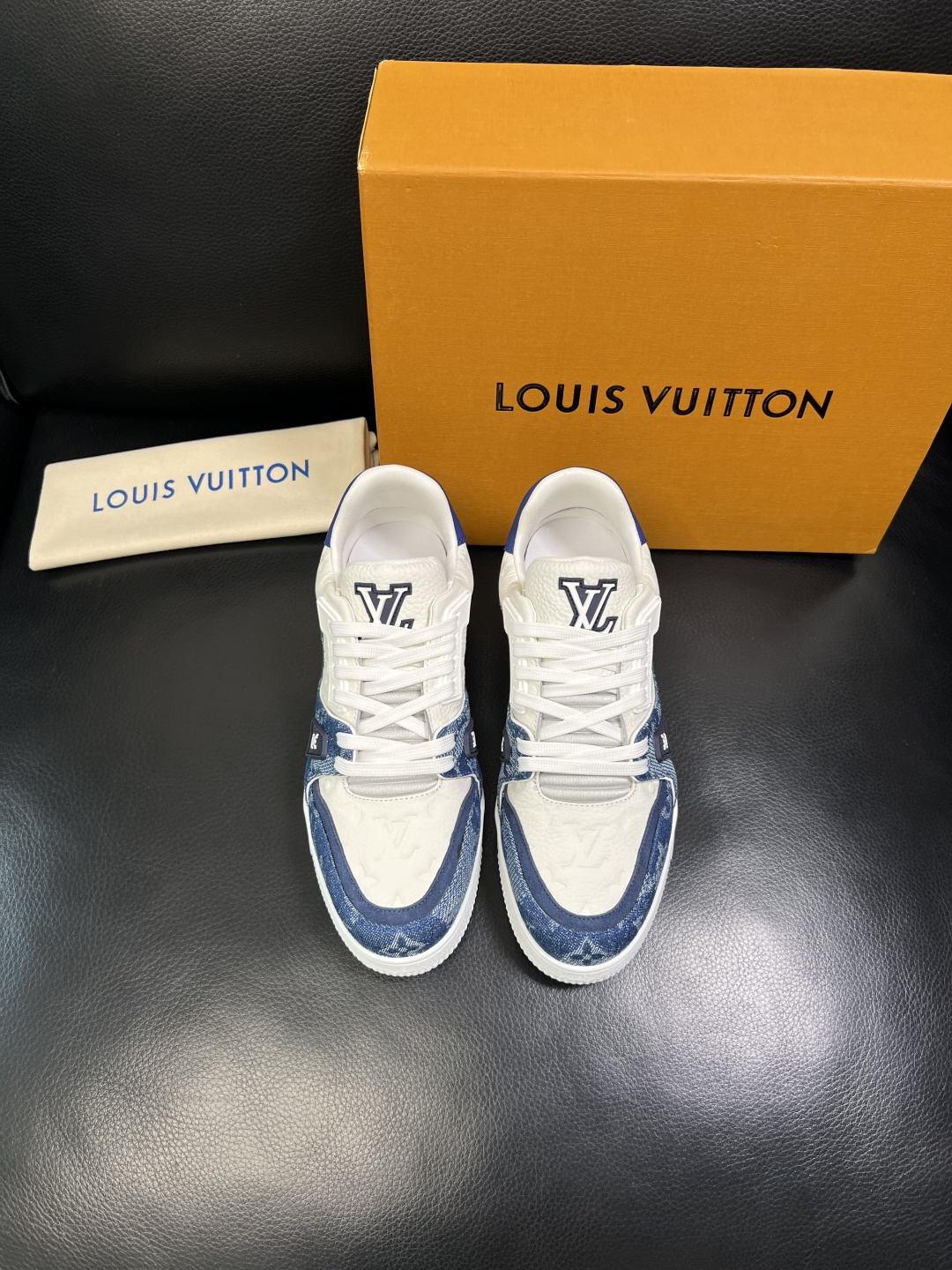 Lv 高品质 顶级工艺品 路易威登，运动板鞋专柜同步，鞋面意大利进口，高品质拼接缤纷色彩复杂工艺品，进口
