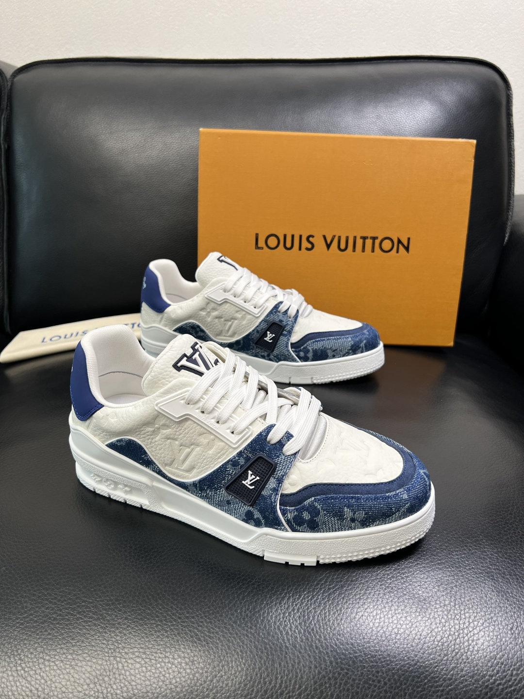 Lv 高品质 顶级工艺品 路易威登，运动板鞋专柜同步，鞋面意大利进口，高品质拼接缤纷色彩复杂工艺品，进口