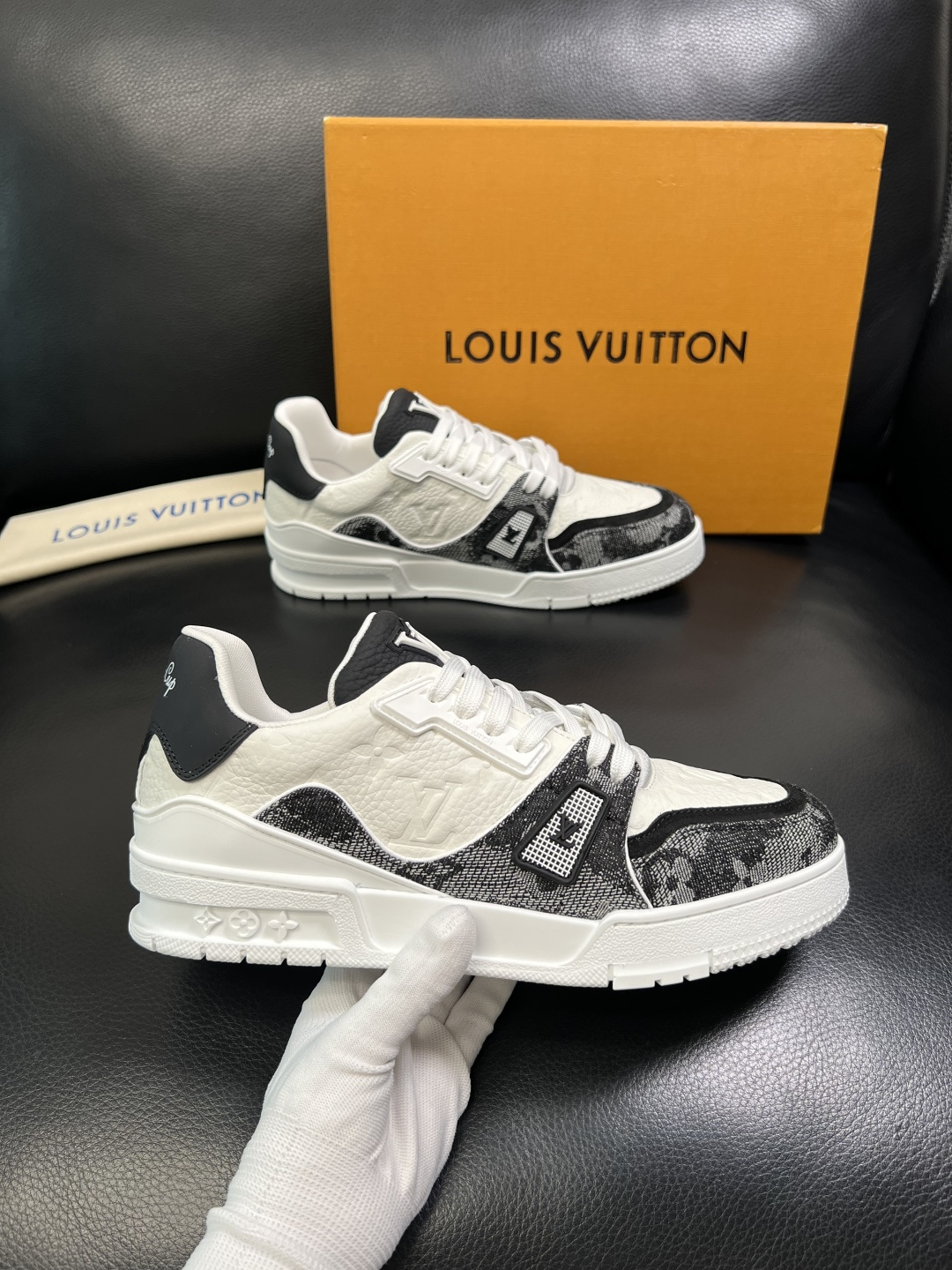 Lv 高品质 顶级工艺品 路易威登，运动板鞋专柜同步，鞋面意大利进口，高品质拼接缤纷色彩复杂工艺品，进口