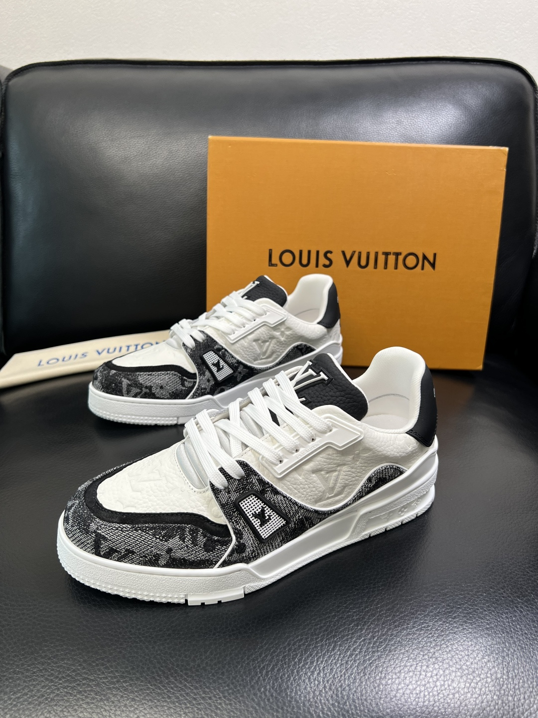 Lv 高品质 顶级工艺品 路易威登，运动板鞋专柜同步，鞋面意大利进口，高品质拼接缤纷色彩复杂工艺品，进口