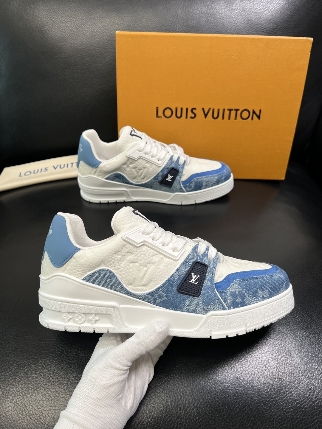 Lv 高品质 顶级工艺品 路易威登，运动板鞋专柜同步，鞋面意大利进口，高品质拼接缤纷色彩复杂工艺品，进口