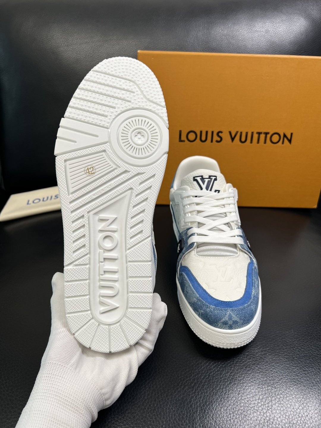 Lv 高品质 顶级工艺品 路易威登，运动板鞋专柜同步，鞋面意大利进口，高品质拼接缤纷色彩复杂工艺品，进口