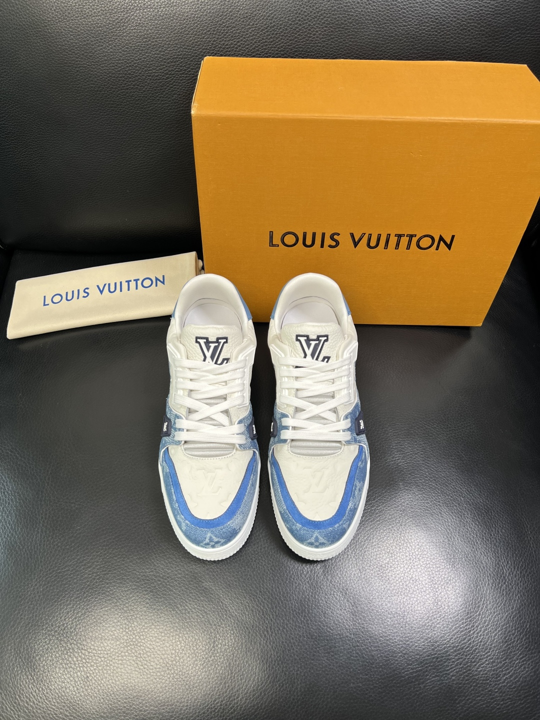 Lv 高品质 顶级工艺品 路易威登，运动板鞋专柜同步，鞋面意大利进口，高品质拼接缤纷色彩复杂工艺品，进口