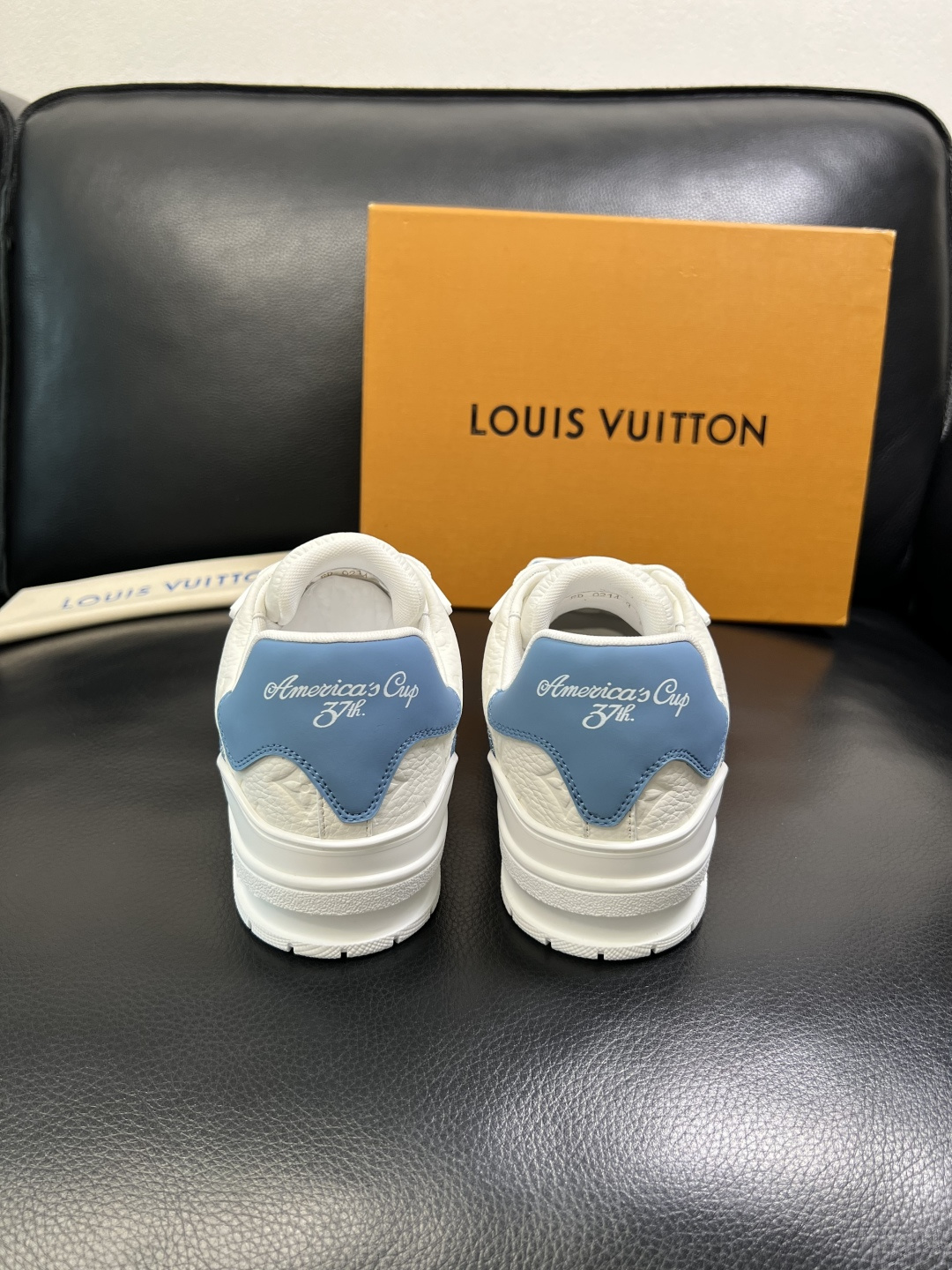 Lv 高品质 顶级工艺品 路易威登，运动板鞋专柜同步，鞋面意大利进口，高品质拼接缤纷色彩复杂工艺品，进口
