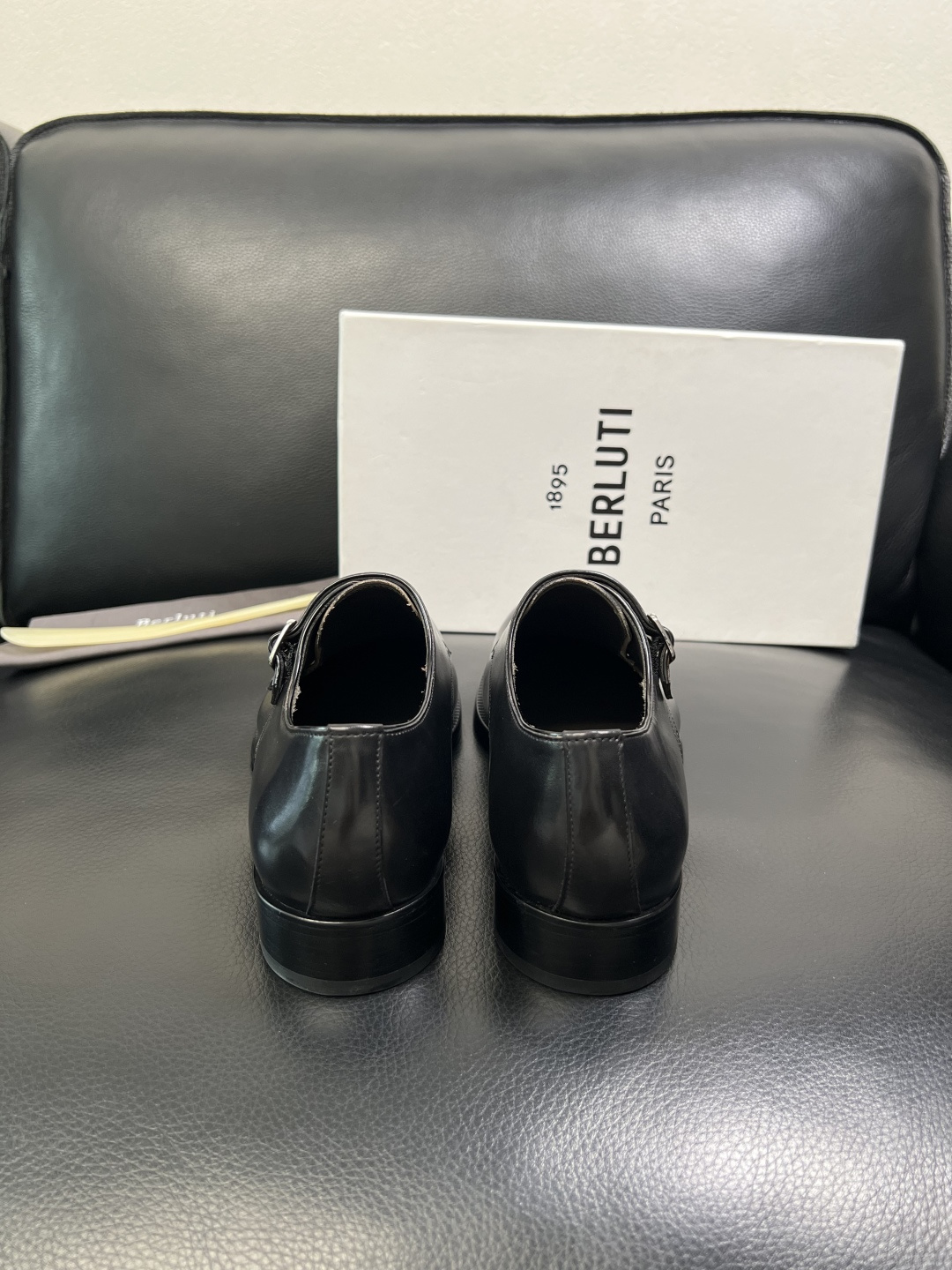 Berluti 顶级代购 布鲁提 专柜同步发售原厂配置，意大利进口牛皮面料，全进口水染牛皮里垫，鞋底：原