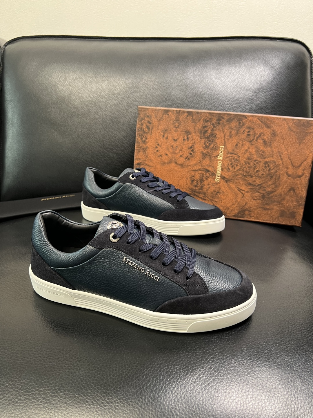 NO:680368,Only exchange code without refund StefanoRicci high quality top handicrafts Stephen Raunich counter new products synchronized, uppers imported from Italy cowhide patchwork fabric, imported water-dyed cowhide inner pads, original soles specially provided by the original factory, exclusive movable molded soles super comfortable, original factory and single goods, high quality, welcome to compare, code number 39-45,,cowhide19860909只换码不退 StefanoRicci 高品质 顶级工艺品史蒂芬 劳尼治 专柜新品同步,鞋面意大利进口牛皮拼布面料,进口水染牛皮内里垫,鞋底原厂特供原版底,独家活动成型底超级舒适,原厂跟单货, 高品质,欢迎对比,码数 39-45,,cowhide,Men's shoes