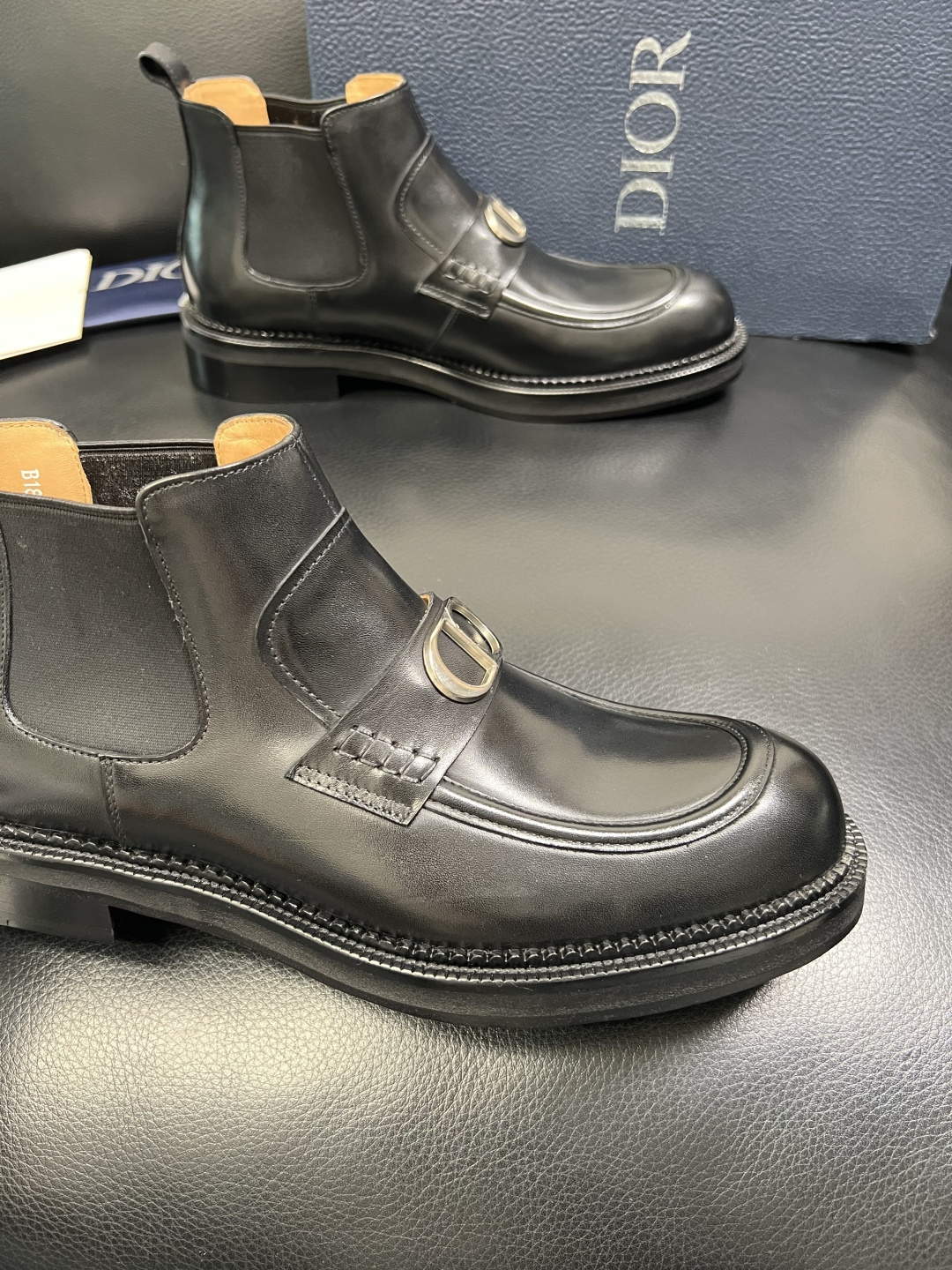 Dior 顶级工艺品 迪奥 靴子高帮专柜同步 原厂配置，意大利进口原版牛皮面料，透气舒适进口水染牛里垫，