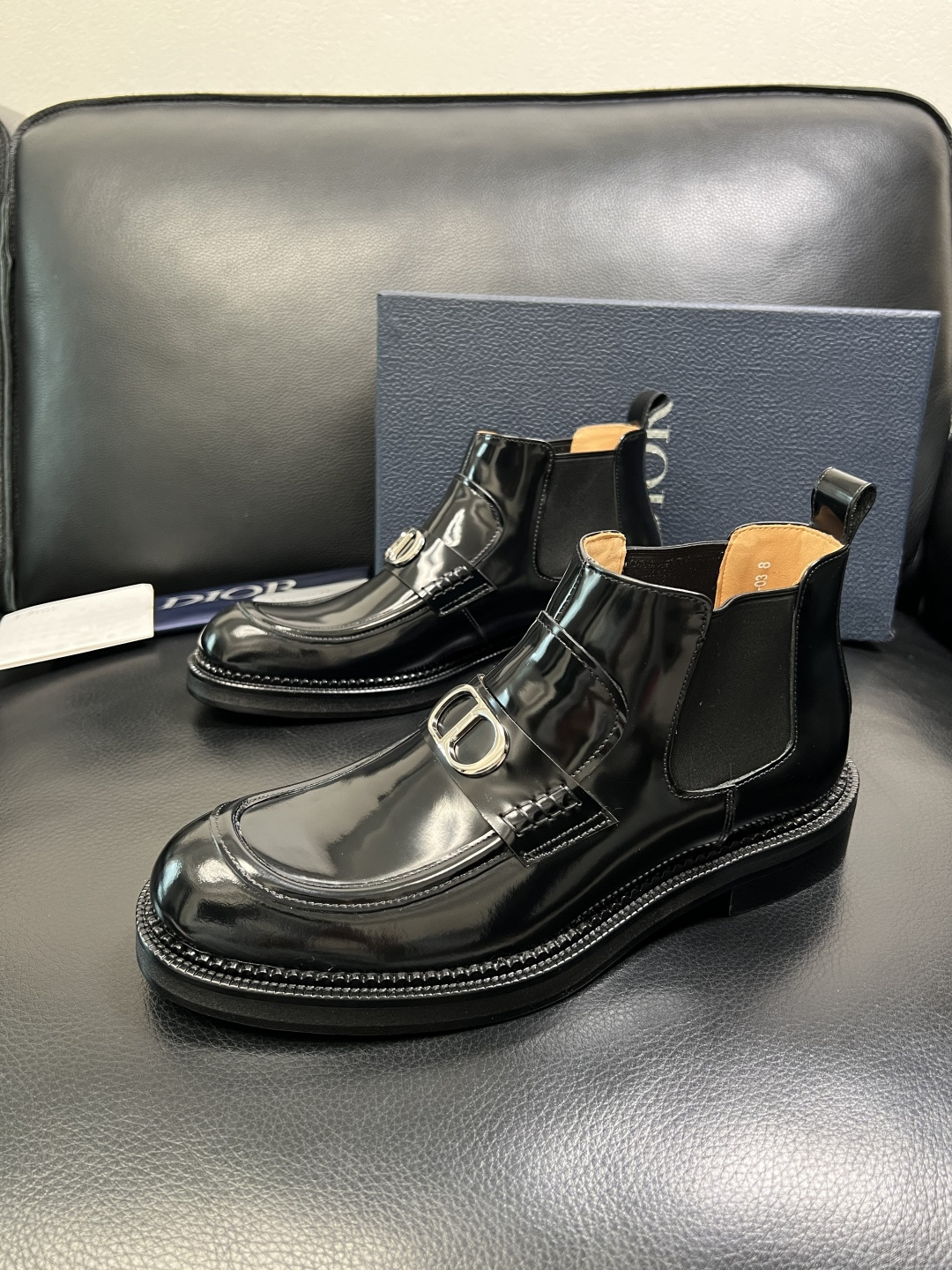 Dior 顶级工艺品 迪奥 靴子高帮专柜同步 原厂配置，意大利进口原版牛皮面料，透气舒适进口水染牛里垫，