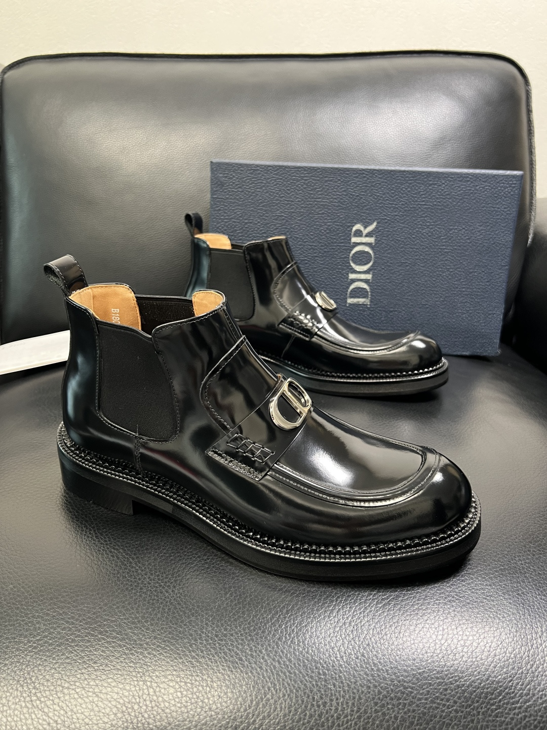 Dior 顶级工艺品 迪奥 靴子高帮专柜同步 原厂配置，意大利进口原版牛皮面料，透气舒适进口水染牛里垫，