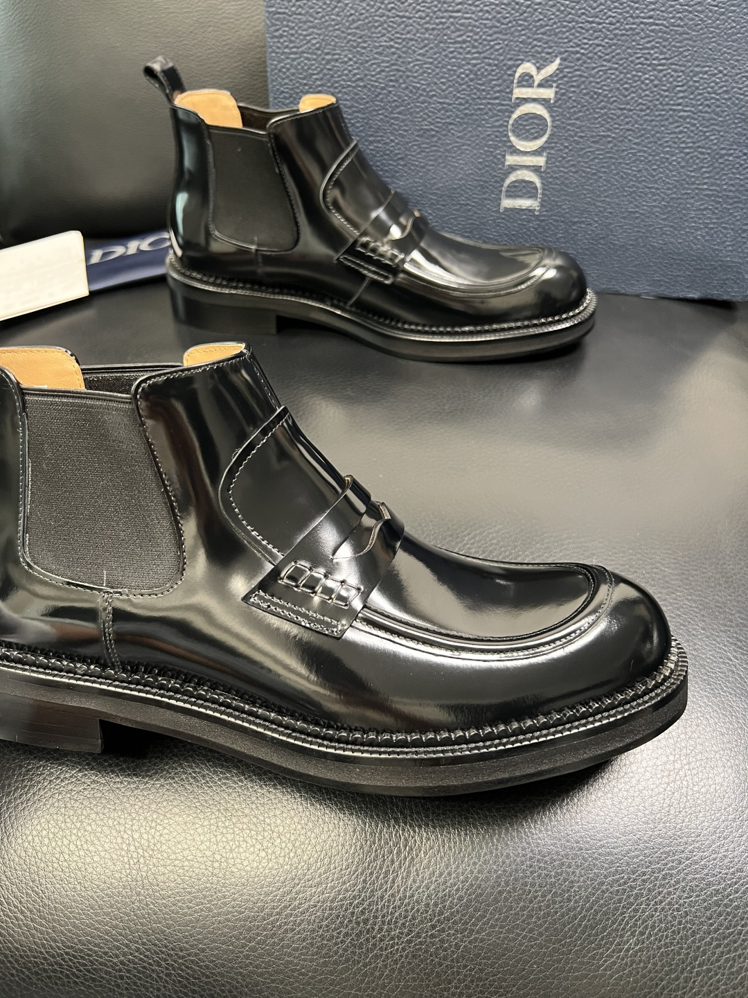 Dior 顶级工艺品 迪奥 靴子高帮专柜同步 原厂配置，意大利进口原版牛皮面料，透气舒适进口水染牛里垫，