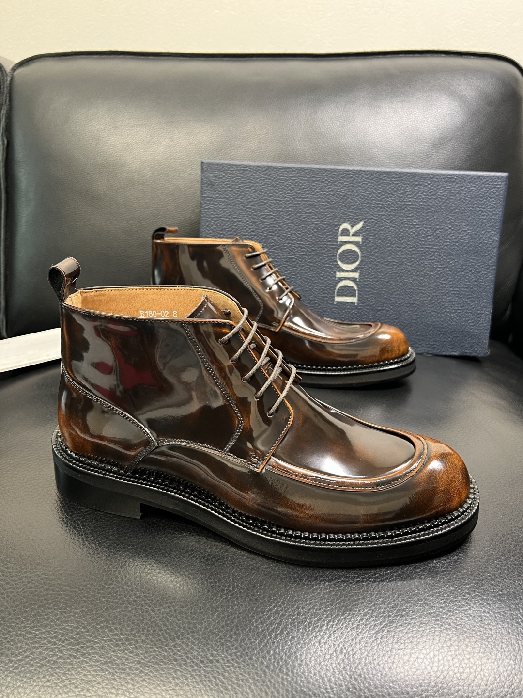 Dior 顶级工艺品 迪奥 靴子高帮专柜同步 原厂配置，意大利进口原版牛皮面料，透气舒适进口水染牛里垫，