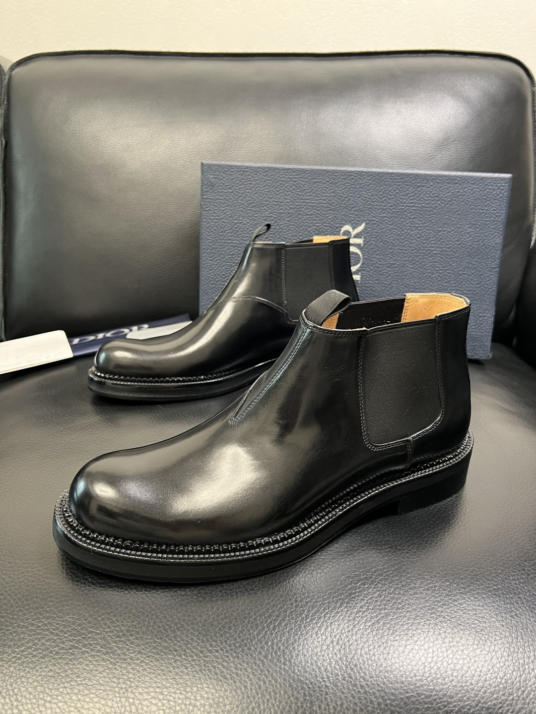 Dior 顶级工艺品 迪奥 靴子高帮专柜同步 原厂配置，意大利进口原版牛皮面料，透气舒适进口水染牛里垫，