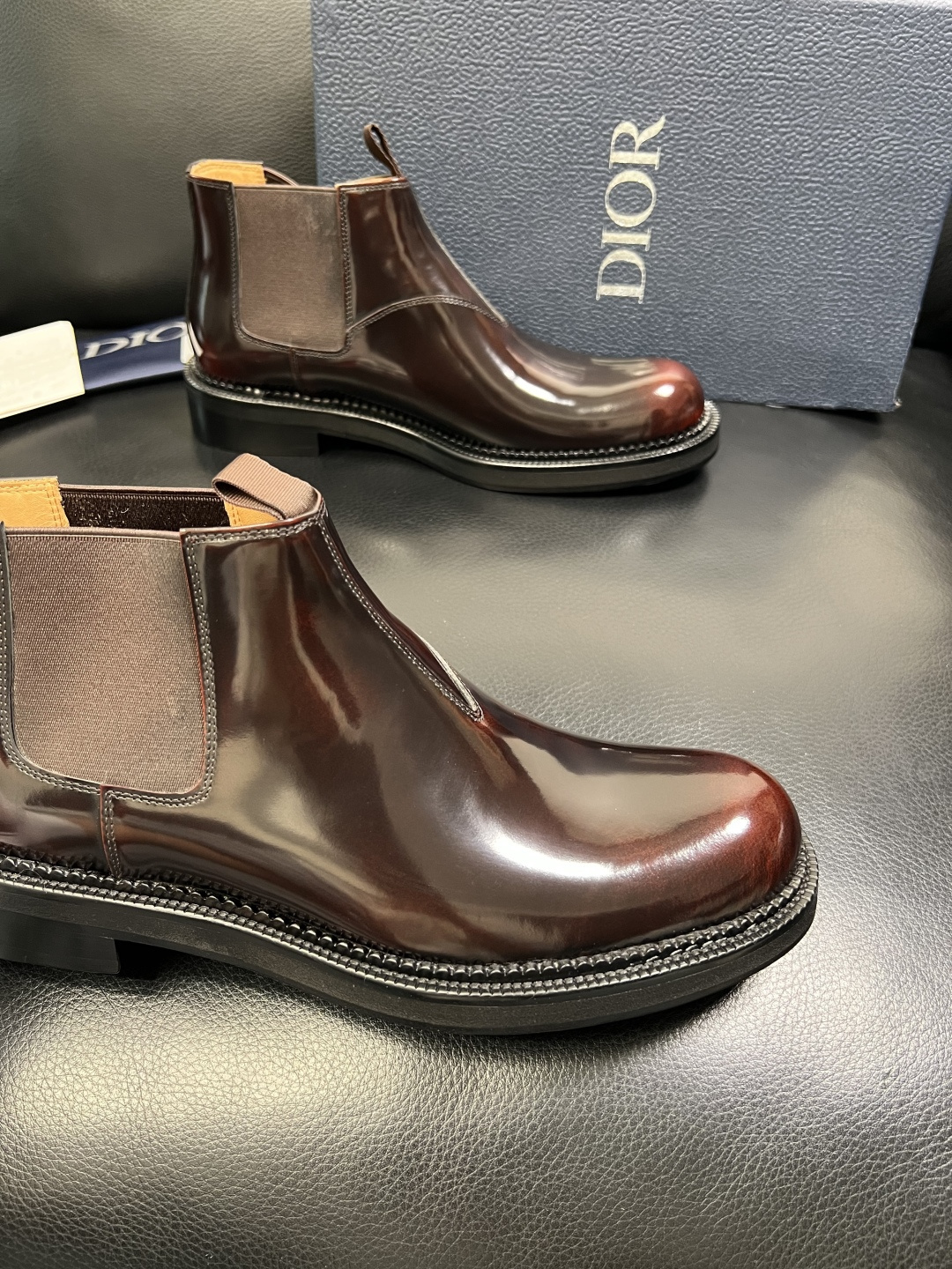 Dior 顶级工艺品 迪奥 靴子高帮专柜同步 原厂配置，意大利进口原版牛皮面料，透气舒适进口水染牛里垫，