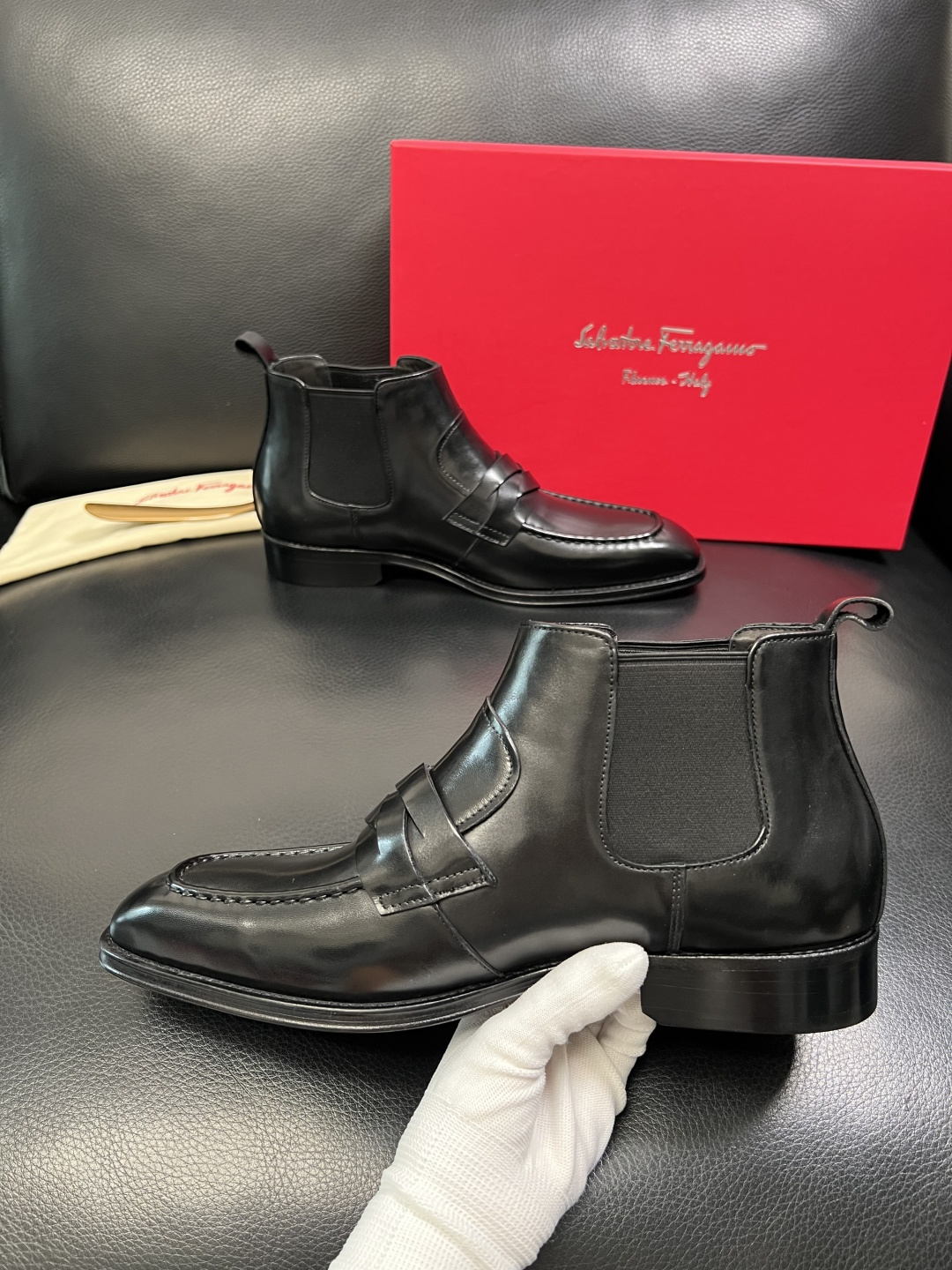 Ferragamo 高品质 顶级工艺品 菲拉格慕 靴子高帮专柜同步发售原厂配置，意大利进口原版牛皮，进口