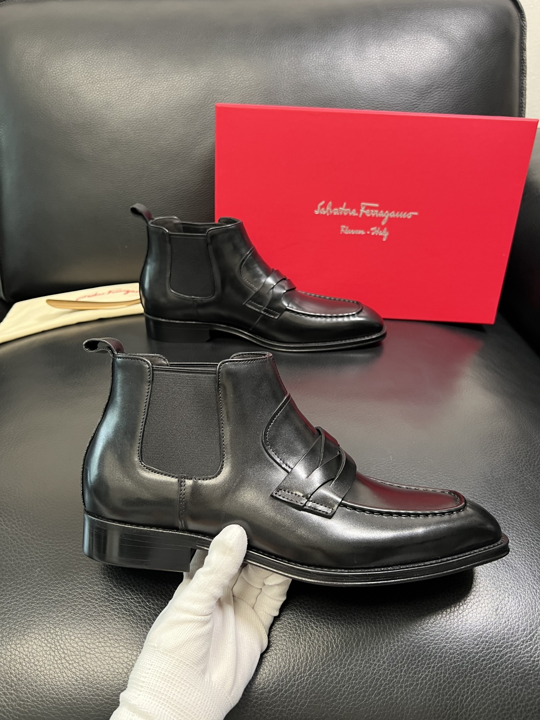 Ferragamo 高品质 顶级工艺品 菲拉格慕 靴子高帮专柜同步发售原厂配置，意大利进口原版牛皮，进口