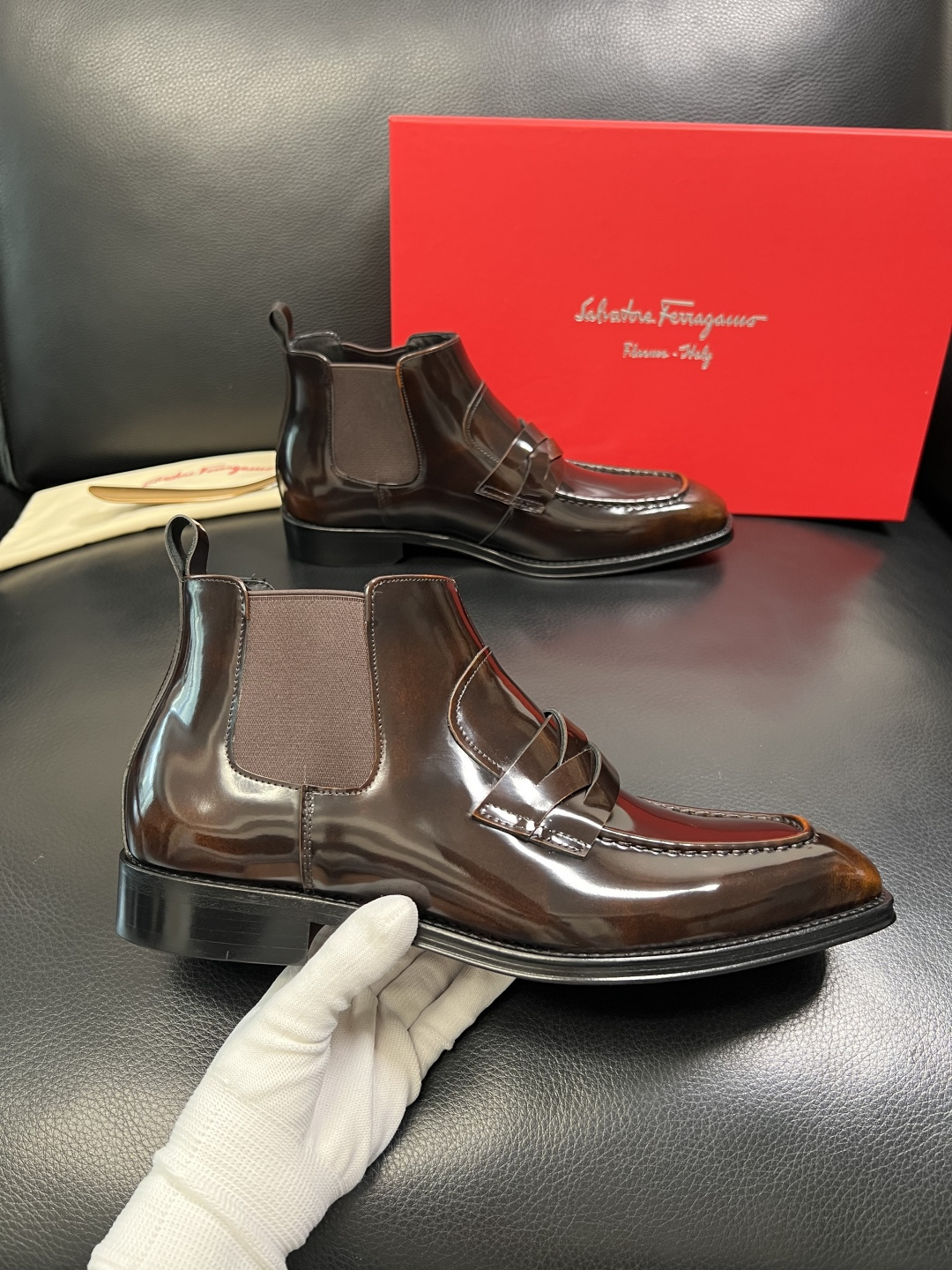 Ferragamo 高品质 顶级工艺品 菲拉格慕 靴子高帮专柜同步发售原厂配置，意大利进口原版牛皮，进口